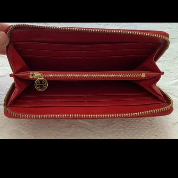 Tory Burch Red Leather Zip Wallet with Gold Hardware - Picture 2 of 4